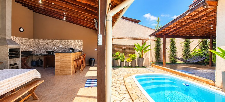 Suíte Econômica com Piscina em Rubinéia para 3 Hóspedes